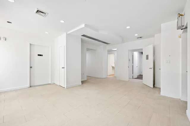 $1,950,000 | 211 Central Park West, Unit 1D | Upper West Side
