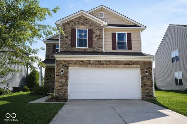 $299,900 | 3274 Rolling Hill Drive, Columbus, IN 47201