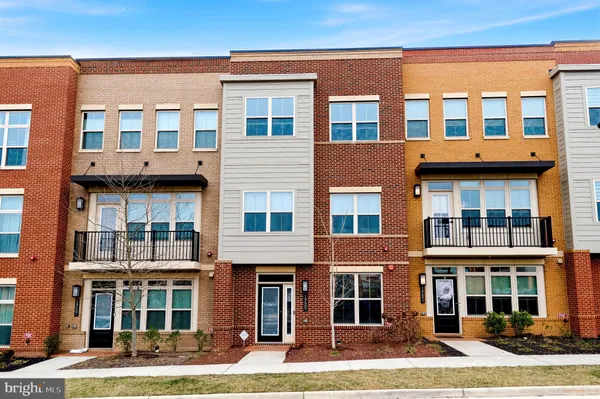 $899,900 | 10689 Fairgrounds Drive, Fairfax, VA 22030