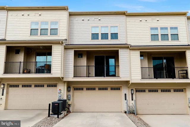 $899,900 | 10689 Fairgrounds Drive, Fairfax, VA 22030