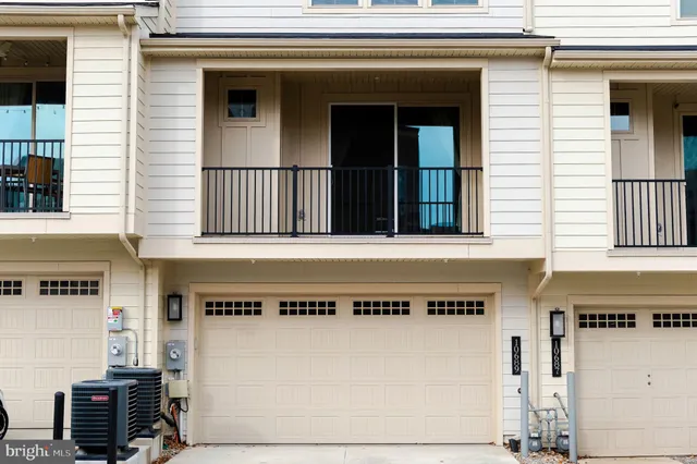 $899,900 | 10689 Fairgrounds Drive, Fairfax, VA 22030