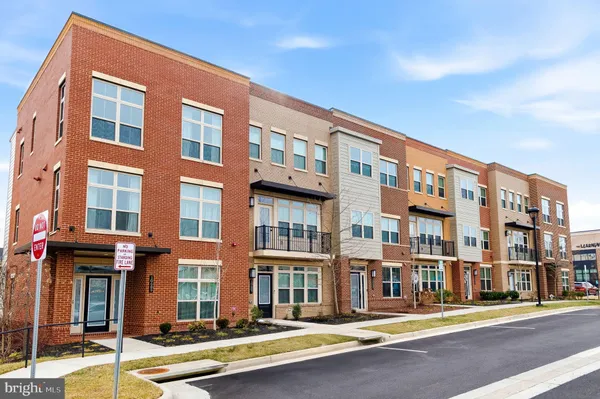 $899,900 | 10689 Fairgrounds Drive, Fairfax, VA 22030