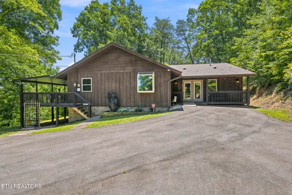 $579,990 | 1501 Walt Price Road, Pigeon Forge, TN 37876