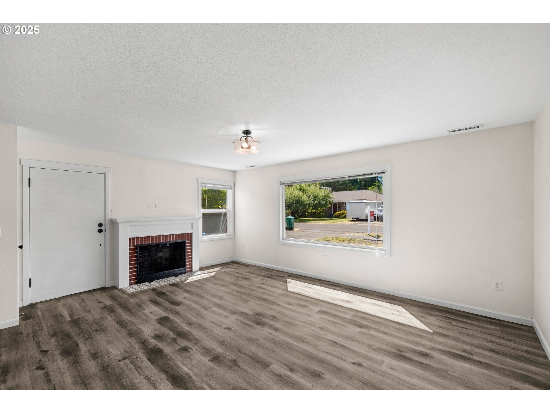 13425 Southwest 3rd Street Beaverton, OR 97005 - Photo 9 of 45 Gallery Image 9