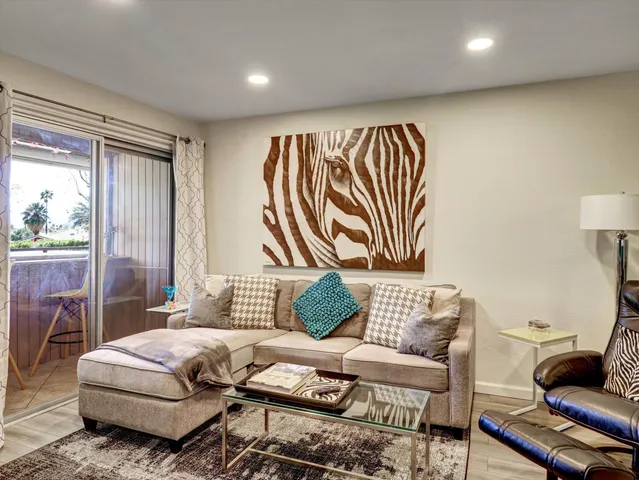 $188,000 | 470 North Villa Court, Unit 208, Palm Springs, CA 92262