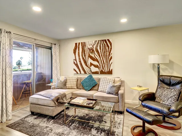 $188,000 | 470 North Villa Court, Unit 208, Palm Springs, CA 92262