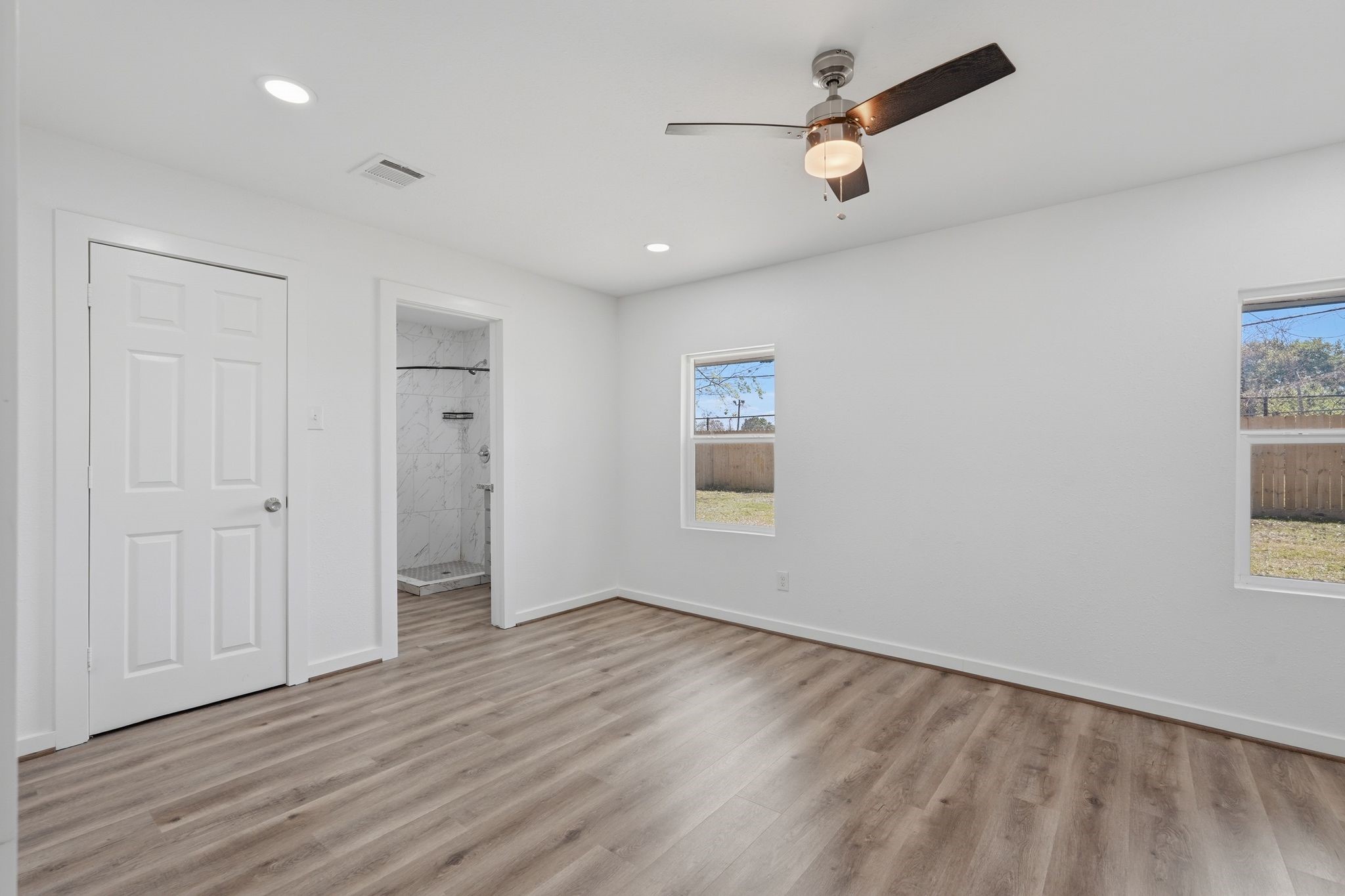 5962 Ridgeway Drive Houston, TX 77033 - Photo 9 of 22 Primary bedroom