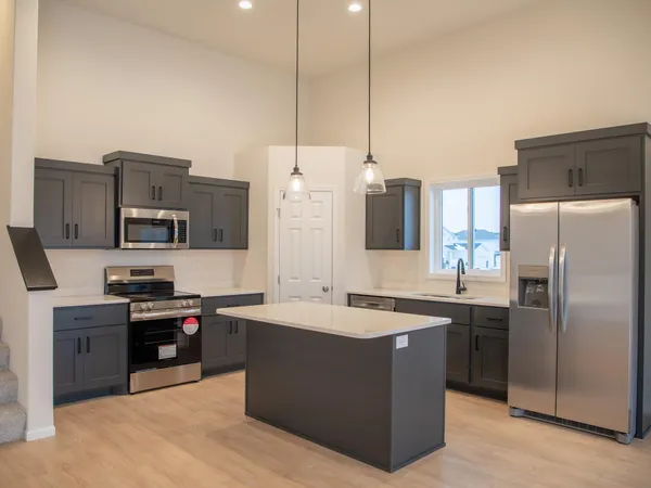 $405,333 | 6704 Meadow View Drive South, Fargo, ND 58104