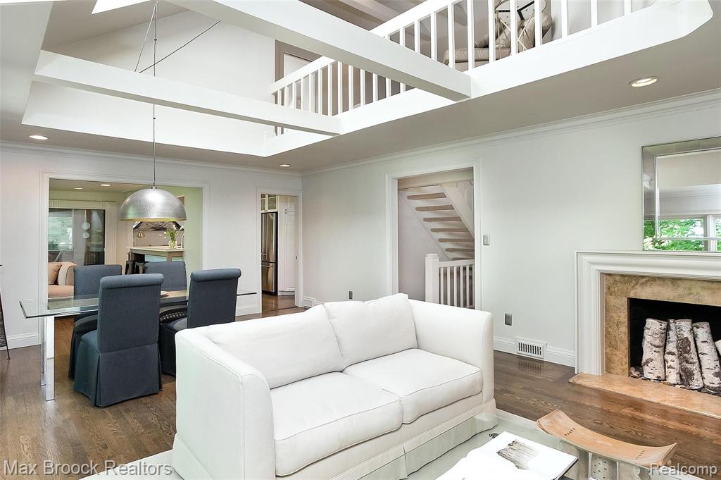 19248 Riverside Drive Beverly Hills, MI 48025 - Photo 9 of 54