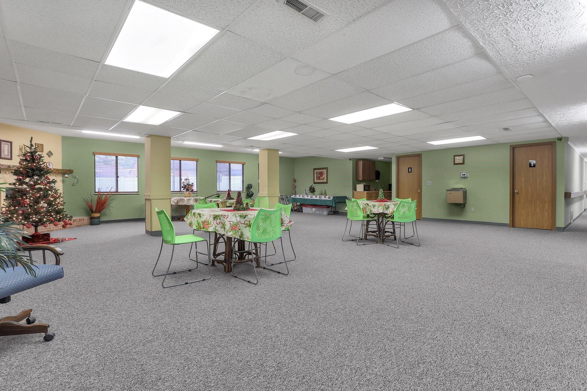 4117 Karl Road, Unit 201 Columbus, OH 43224 - Photo 23 of 27 Karl.MainFlrGatheringArea2