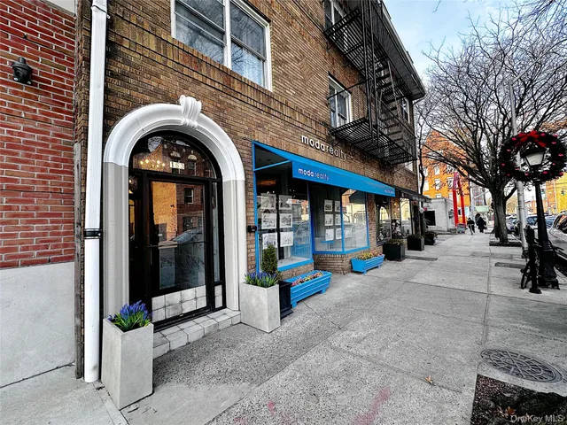 $2,675 | 153 Fifth Avenue, Unit 6, Pelham, NY 10803