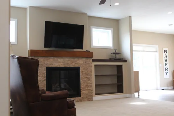 $476,500 | 533 7th Avenue Southeast, Mayville, ND 58257