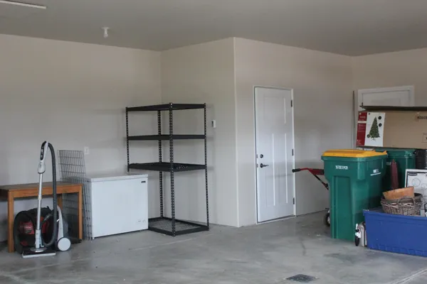 $476,500 | 533 7th Avenue Southeast, Mayville, ND 58257