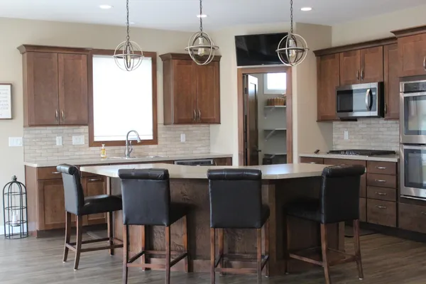 $476,500 | 533 7th Avenue Southeast, Mayville, ND 58257