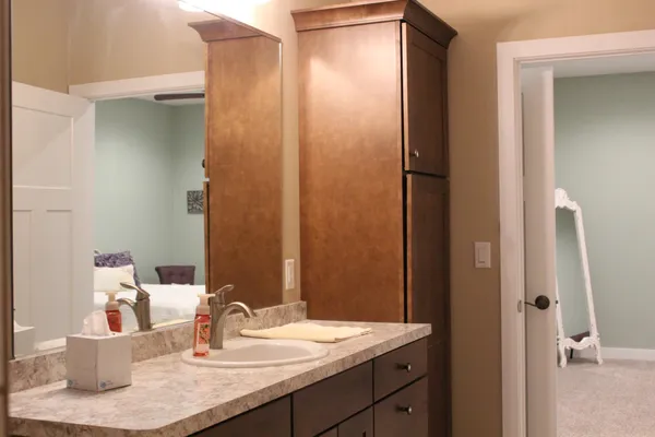 $476,500 | 533 7th Avenue Southeast, Mayville, ND 58257