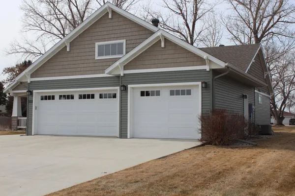 $476,500 | 533 7th Avenue Southeast, Mayville, ND 58257