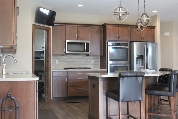 $476,500 | 533 7th Avenue Southeast, Mayville, ND 58257