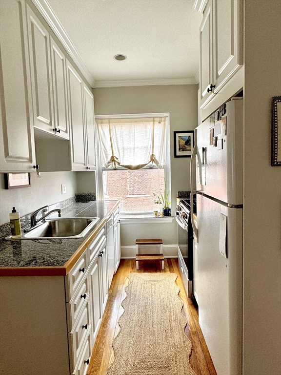 21 Bradlee Road, Unit 46 Medford, MA 02155 - Photo 3 of 10