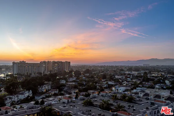 $949,000 | 13700 Marina Pointe Drive, Unit 1520, Marina del Rey, CA 90292