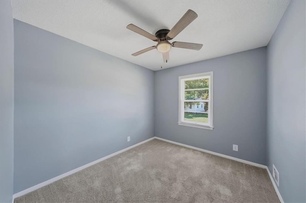 3017 South Hall Road Independence, MO 64052 - Photo 15 of 26 Gallery Image 15