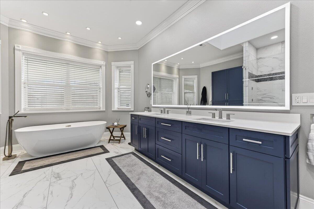 3308 Broadview Circle Crestview, FL 32539 - Photo 39 of 120 Master Bath #1