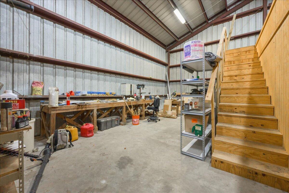 3308 Broadview Circle Crestview, FL 32539 - Photo 88 of 120 Shop second level access