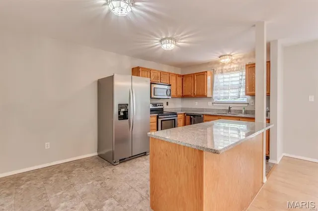 $2,300 | 408 Arbor Spring Drive, Ballwin, MO 63021