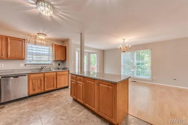 $2,300 | 408 Arbor Spring Drive, Ballwin, MO 63021