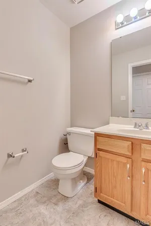 $2,300 | 408 Arbor Spring Drive, Ballwin, MO 63021