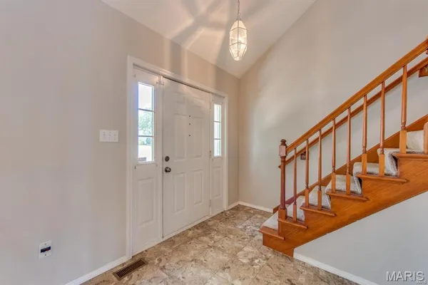 $2,300 | 408 Arbor Spring Drive, Ballwin, MO 63021