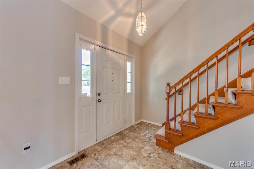 408 Arbor Spring Drive Ballwin, MO 63021 - Photo 2 of 37