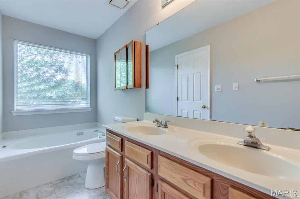 408 Arbor Spring Drive Ballwin, MO 63021 - Photo 23 of 37