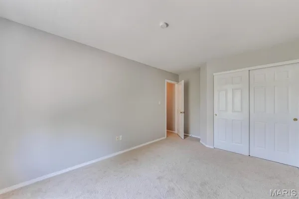 $2,300 | 408 Arbor Spring Drive, Ballwin, MO 63021