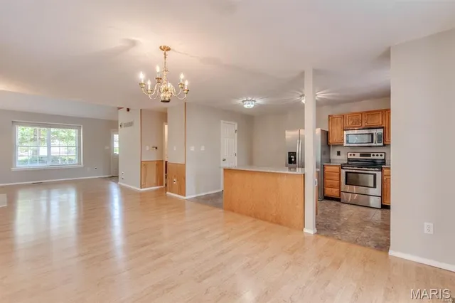 $2,300 | 408 Arbor Spring Drive, Ballwin, MO 63021