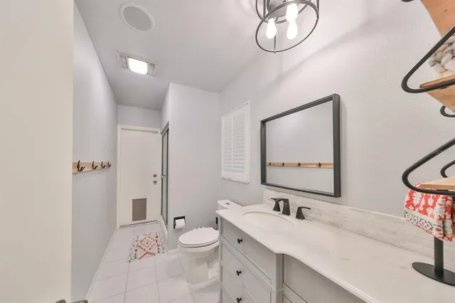 $3,999 | 817 Bannockburn Avenue, Temple Terrace, FL 33617