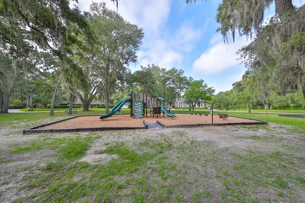 $3,999 | 817 Bannockburn Avenue, Temple Terrace, FL 33617