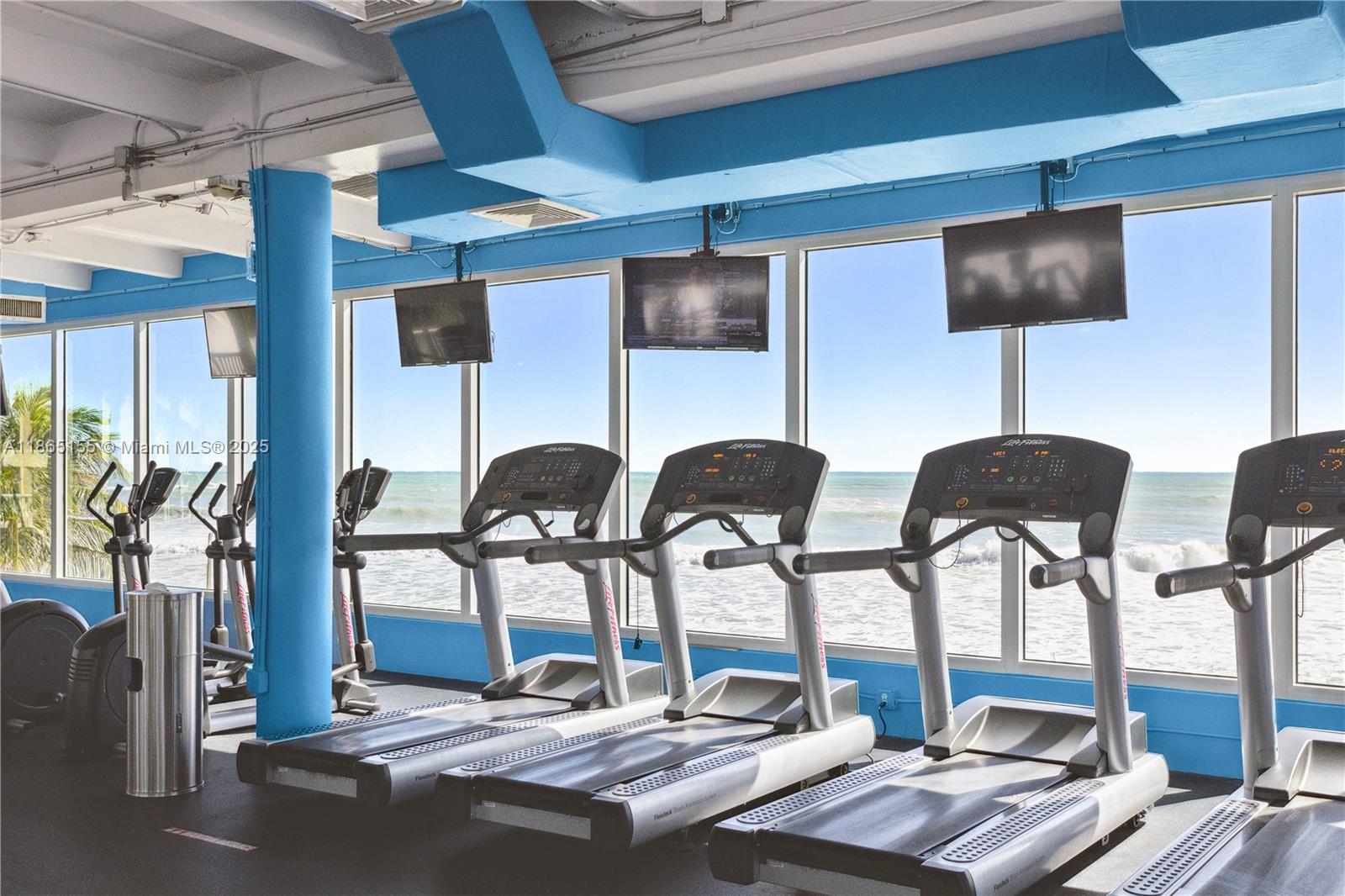 5401 Collins Avenue, Unit 1020 Miami Beach, FL 33140 - Photo 32 of 58