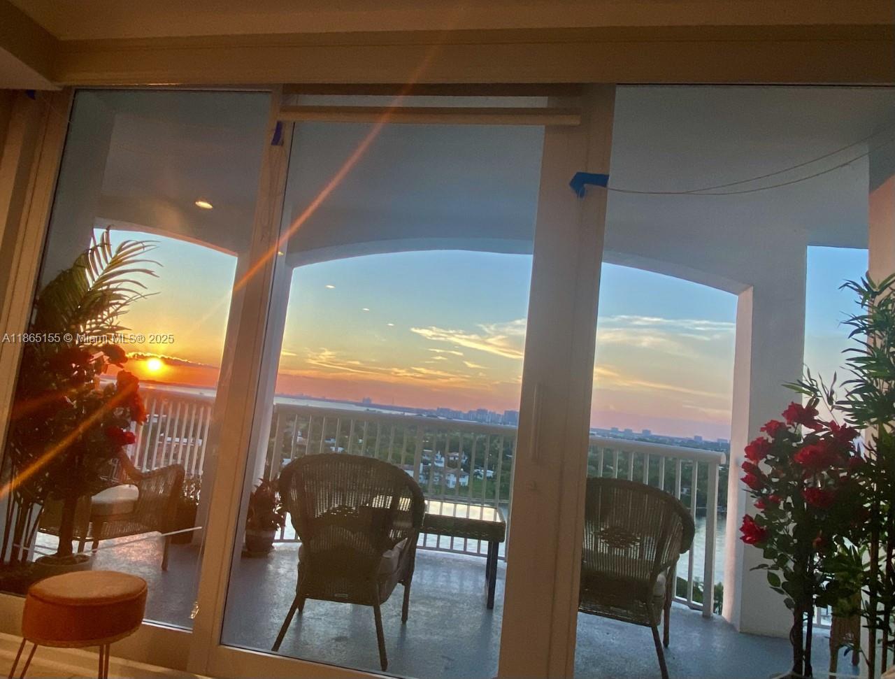 5401 Collins Avenue, Unit 1020 Miami Beach, FL 33140 - Photo 36 of 58