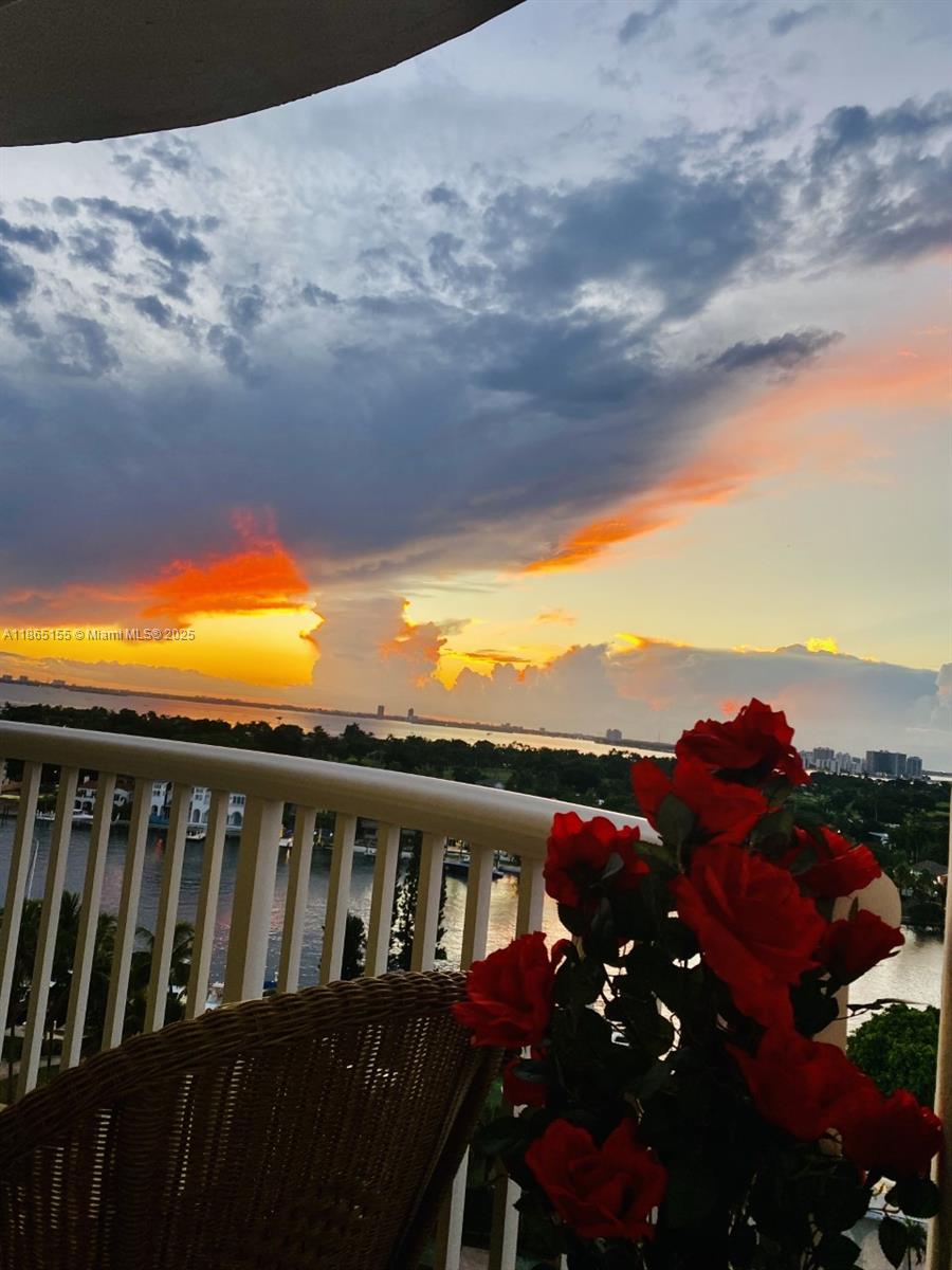 5401 Collins Avenue, Unit 1020 Miami Beach, FL 33140 - Photo 39 of 58