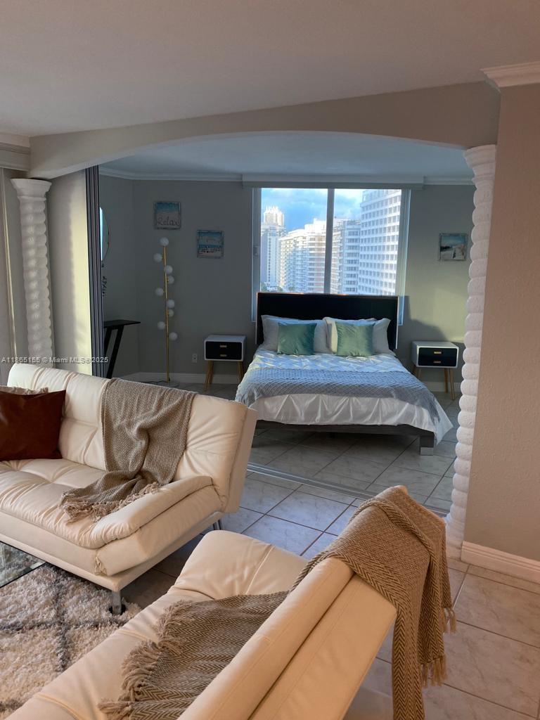 5401 Collins Avenue, Unit 1020 Miami Beach, FL 33140 - Photo 43 of 58