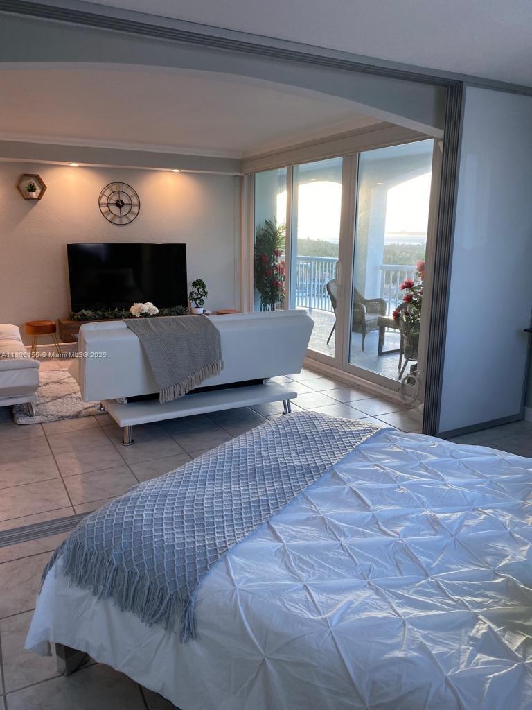 5401 Collins Avenue, Unit 1020 Miami Beach, FL 33140 - Photo 47 of 58