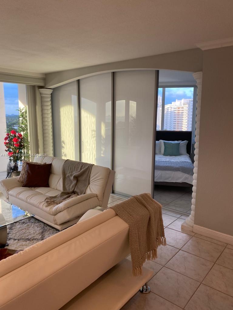 5401 Collins Avenue, Unit 1020 Miami Beach, FL 33140 - Photo 53 of 58