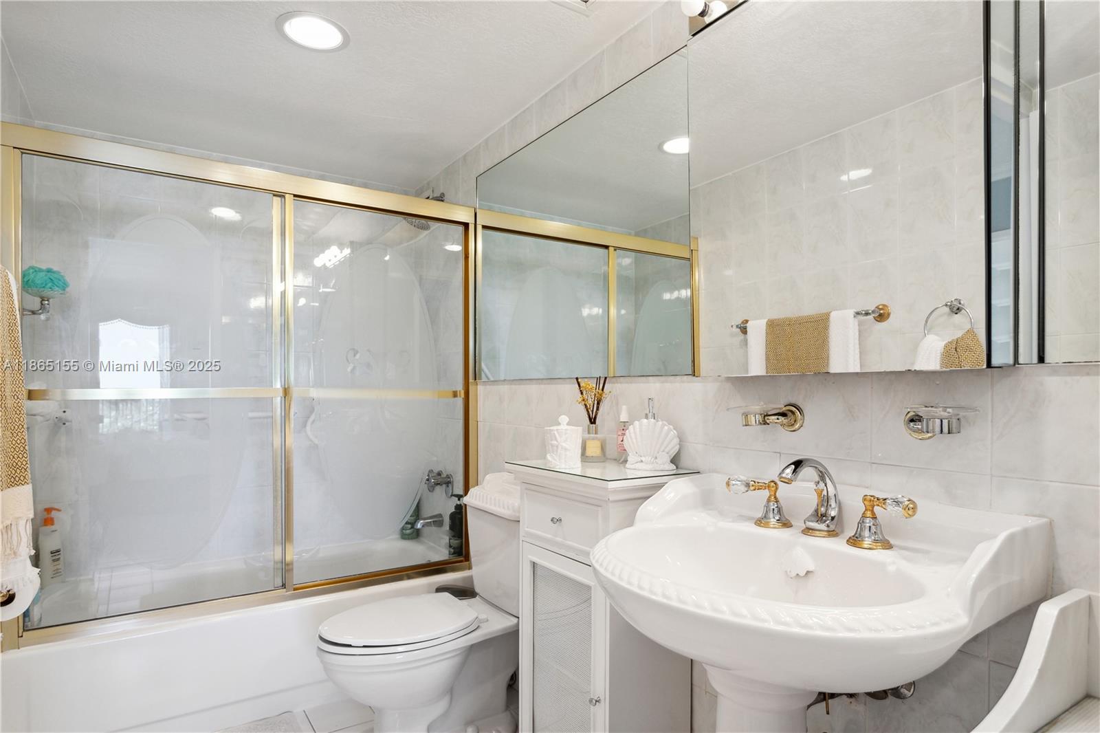 5401 Collins Avenue, Unit 1020 Miami Beach, FL 33140 - Photo 9 of 58