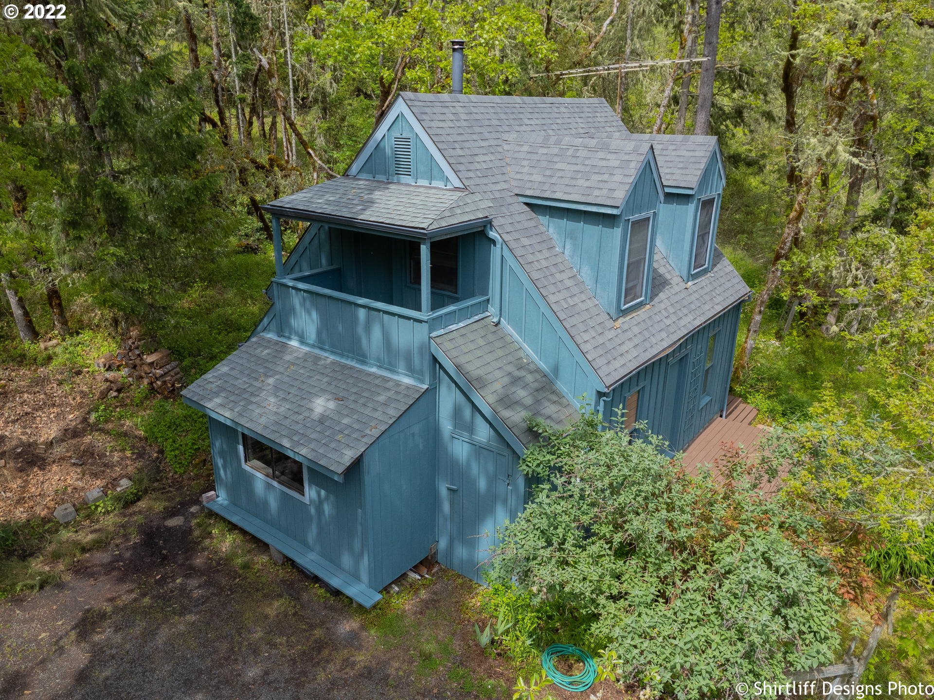 31872 Fox Hollow Road Eugene, OR 97405 - Photo 28 of 32 front view of a house with a yard
