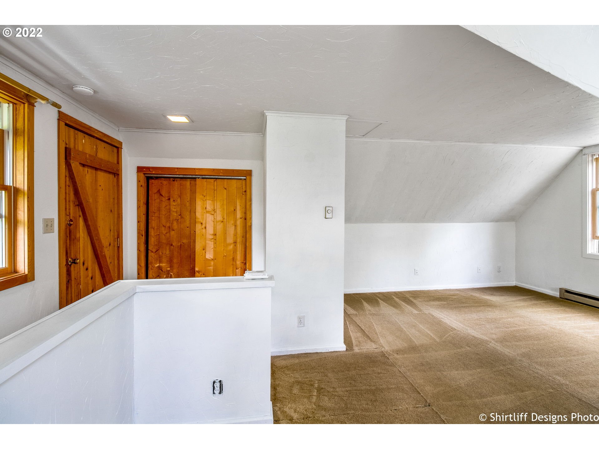 31872 Fox Hollow Road Eugene, OR 97405 - Photo 31 of 32 a view of an empty room with a window
