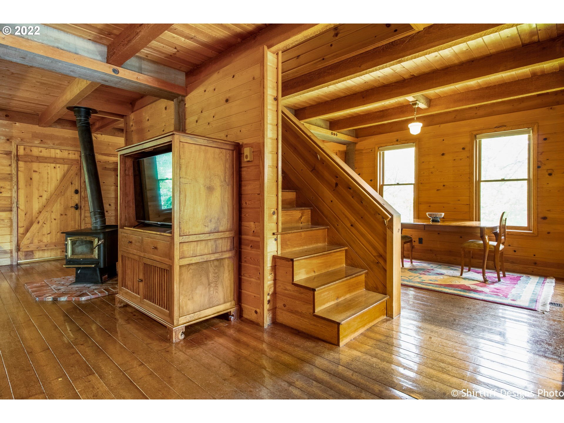 31872 Fox Hollow Road Eugene, OR 97405 - Photo 10 of 32 a view of entryway and hall with wooden floor