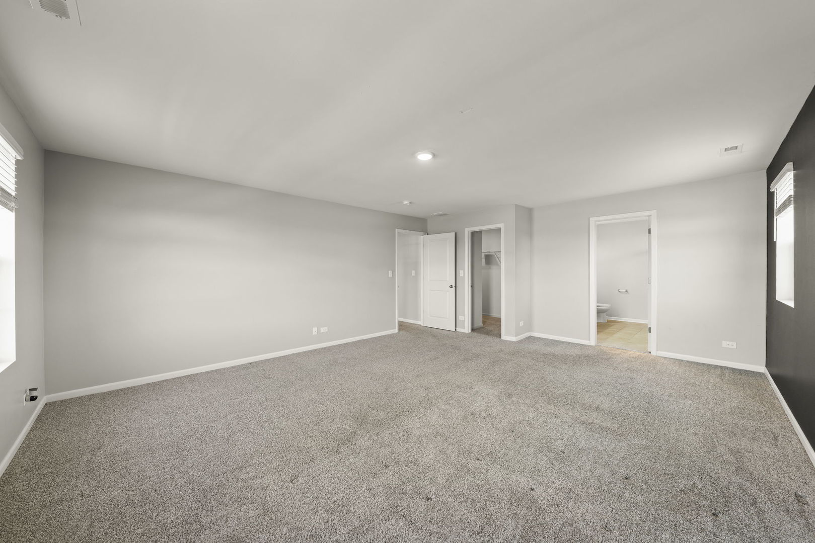 934 Redcliff Road New Lenox, IL 60451 - Photo 17 of 34 a view of an empty room with a window