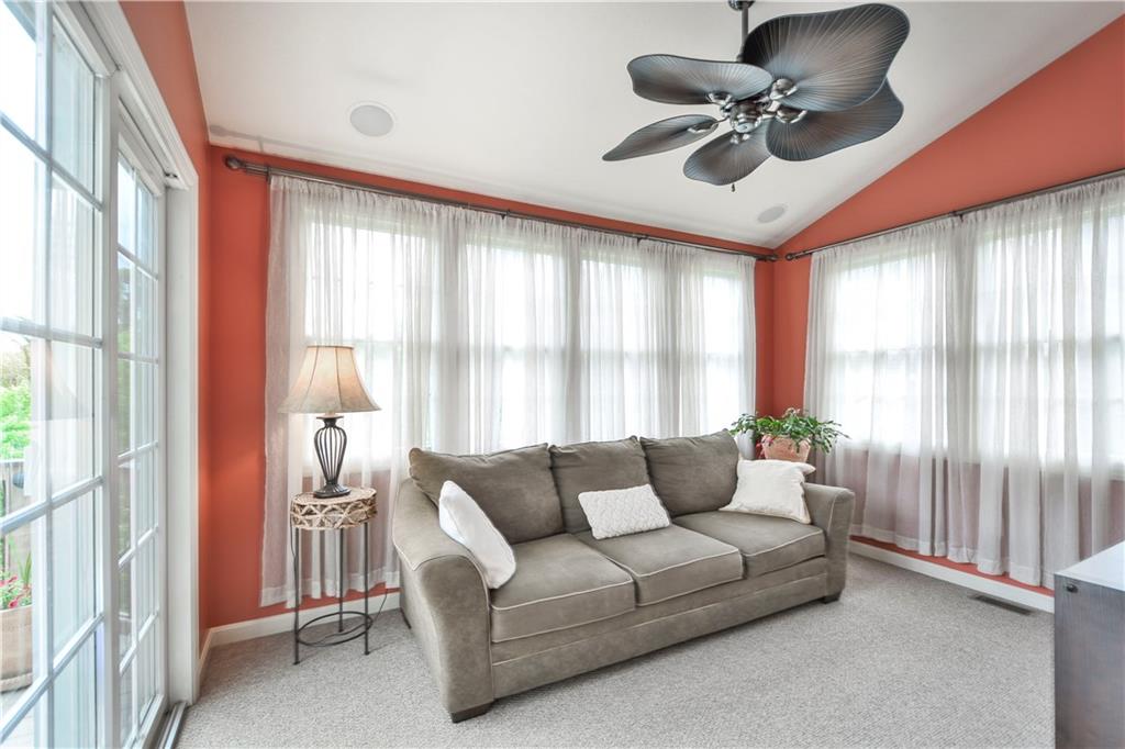 7002 Pin Oak Court McKees Rocks, PA 15136 - Photo 11 of 23
