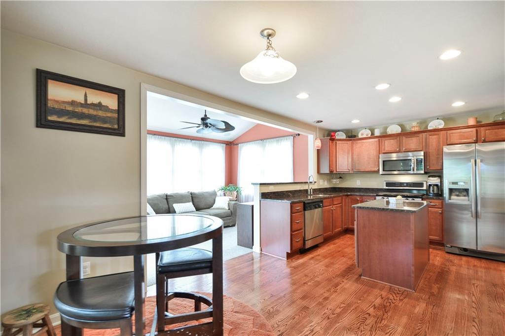 7002 Pin Oak Court McKees Rocks, PA 15136 - Photo 7 of 23