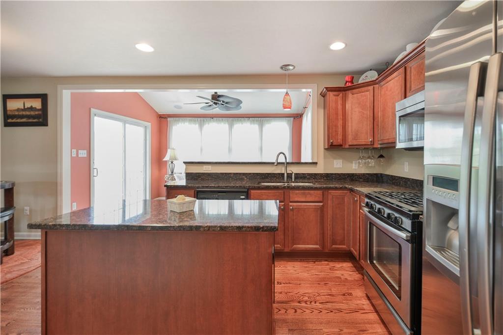 7002 Pin Oak Court McKees Rocks, PA 15136 - Photo 10 of 23
